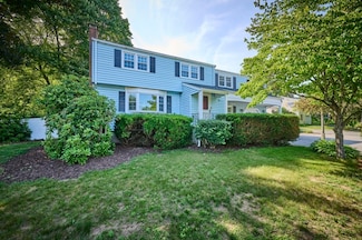 10 Locust St, Burlington, MA 01803