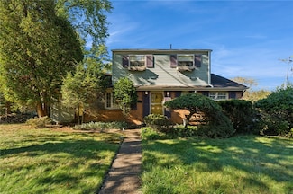 1237 Circle Dr, Pittsburgh, PA 15221