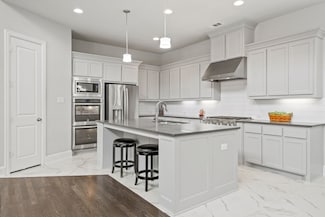725 Royal Minister Blvd, Lewisville, TX 75056