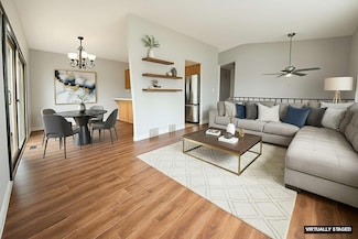 870 Sherwood Rd, Saint Paul, MN 55126