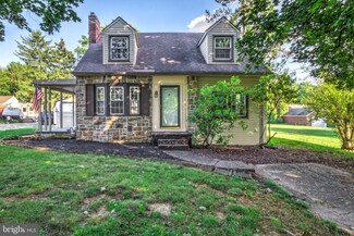 132 Woodland View Dr, York, PA 17406