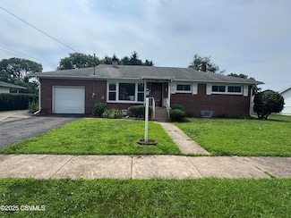 912 Sunset Dr, Berwick, PA 18603
