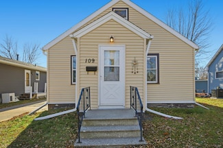 109 5th Ave W, West Fargo, ND 58078