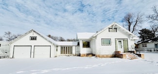 140 W 5th St, Cody, NE 69211