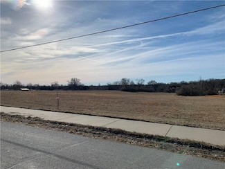 2105 Vilas St, Leavenworth, KS 66048