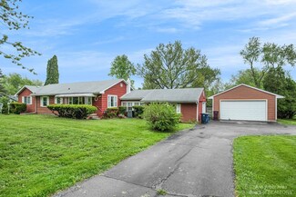 3231 Charing Cross Rd, Ann Arbor, MI 48108