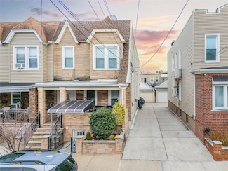 78-24 68th Rd, Middle Village, NY 11379