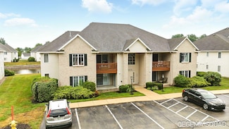 3074 W Crystal Waters Dr Unit 5, Holland, MI 49424