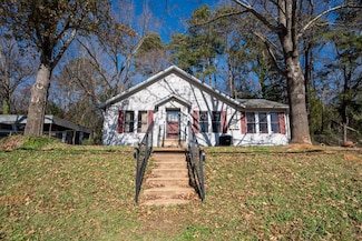 710 W 1st, Hughes Springs, TX 75656