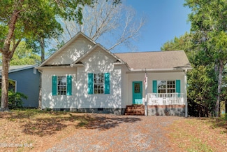 107 NE 34th St, Oak Island, NC 28465