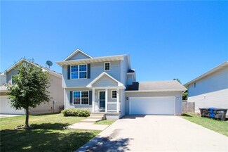 2616 Whispering Ridge Dr, Des Moines, IA 50320