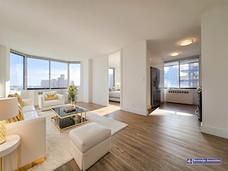 1735 York Ave Unit 31C, New York, NY 10128