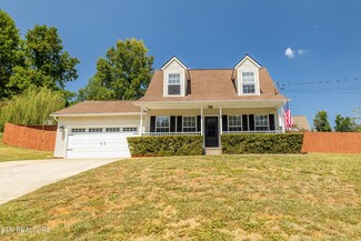 110 Crestfield Ln, Lenoir City, TN 37771