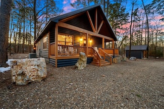 274 Timber Creek Trail, Broken Bow, OK 74728