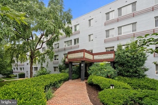 3701 5th St S Unit 309, Arlington, VA 22204
