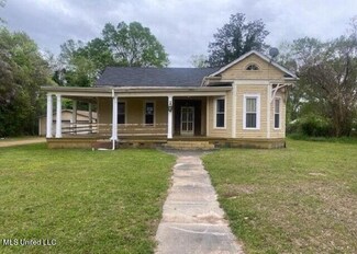 432 Georgetown St, Hazlehurst, MS 39083