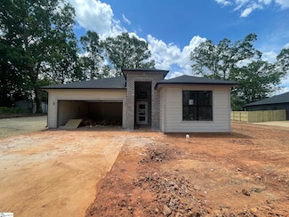 4 Sheffield Ln, Taylors, SC 29687