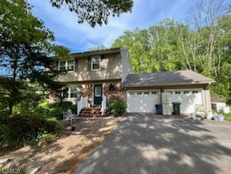 1392 Ridge Rd, Phillipsburg, NJ 08865