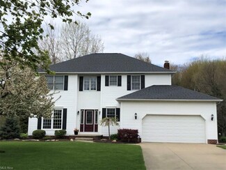 1283 Shady Lakes Dr, Kent, OH 44240
