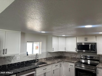 2721 E Beverly Ln, Phoenix, AZ 85032