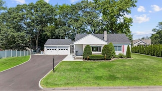 5 Greenfield Dr, Ansonia, CT 06401
