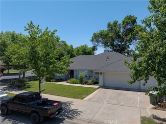 1186 Mirror Lake Dr, Merced, CA 95340