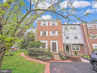 14841 Haymarket Ln, Centreville, VA 20120