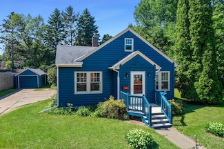 531 1st Ave W, Cambridge, MN 55008