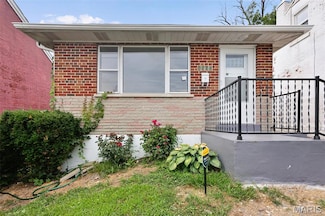 3674 Blow St, Saint Louis, MO 63116
