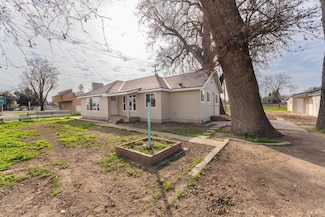 247 S Linwood Ave, Visalia, CA 93291