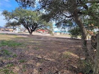 200 W Carson St, Bryan, TX 77801