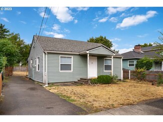 7863 SE 68th Ave, Portland, OR 97206