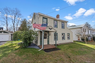 10 Albertson St, Hyde Park, NY 12538