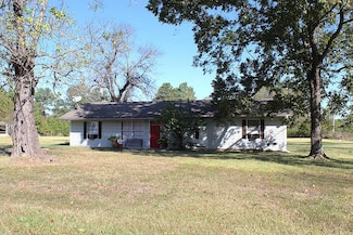 251 Marbut Ln, Hooks, TX 75561