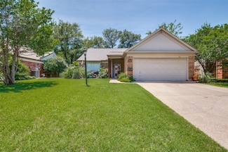 4445 Newport St, Grand Prairie, TX 75052