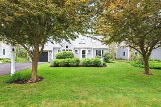 42 Daybreak Ln, Hyannis, MA 02601