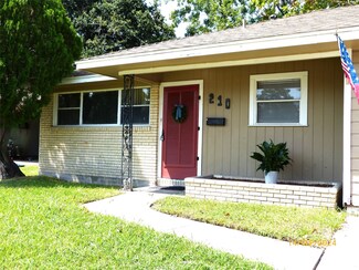 210 Irene St, Deer Park, TX 77536