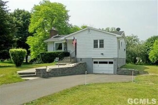 47 Spruce St, Leeds, NY 12451