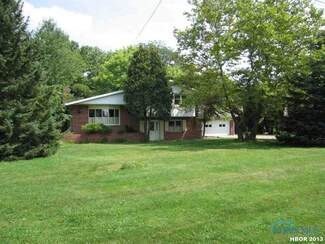353 Hilltop Dr, Upper Sandusky, OH 43351