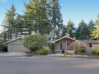 2465 SW Timberline Dr, Portland, OR 97225