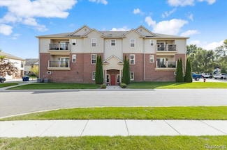5656 Flagstaff Pines Dr Unit 406, Shelby Township, MI 48317