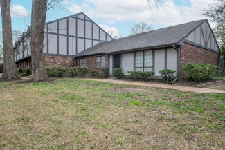 956 Rustling Oaks Cir, Memphis, TN 38117