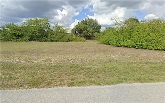 2137 NE 27th St, Cape Coral, FL 33909