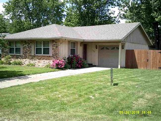 900 Terrace Ln, Delphi, IN 46923