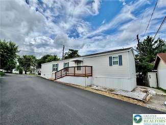 2 S 2nd St, Lower Towamensing Tp, PA 18071