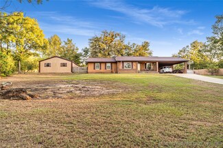 704 2nd St, Haileyville, OK 74546