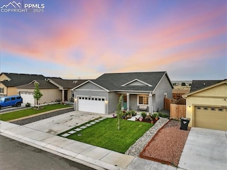 5332 Gannet Ln, Pueblo, CO 81008