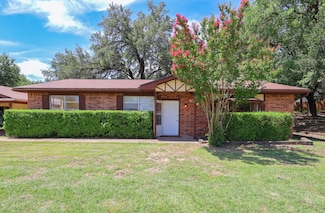 1203 E Apache Trail, Granbury, TX 76048