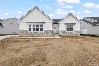 10042 Saint Lucia Ct, Grand Blanc, MI 48439