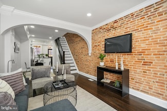 736 S Curley St, Baltimore, MD 21224